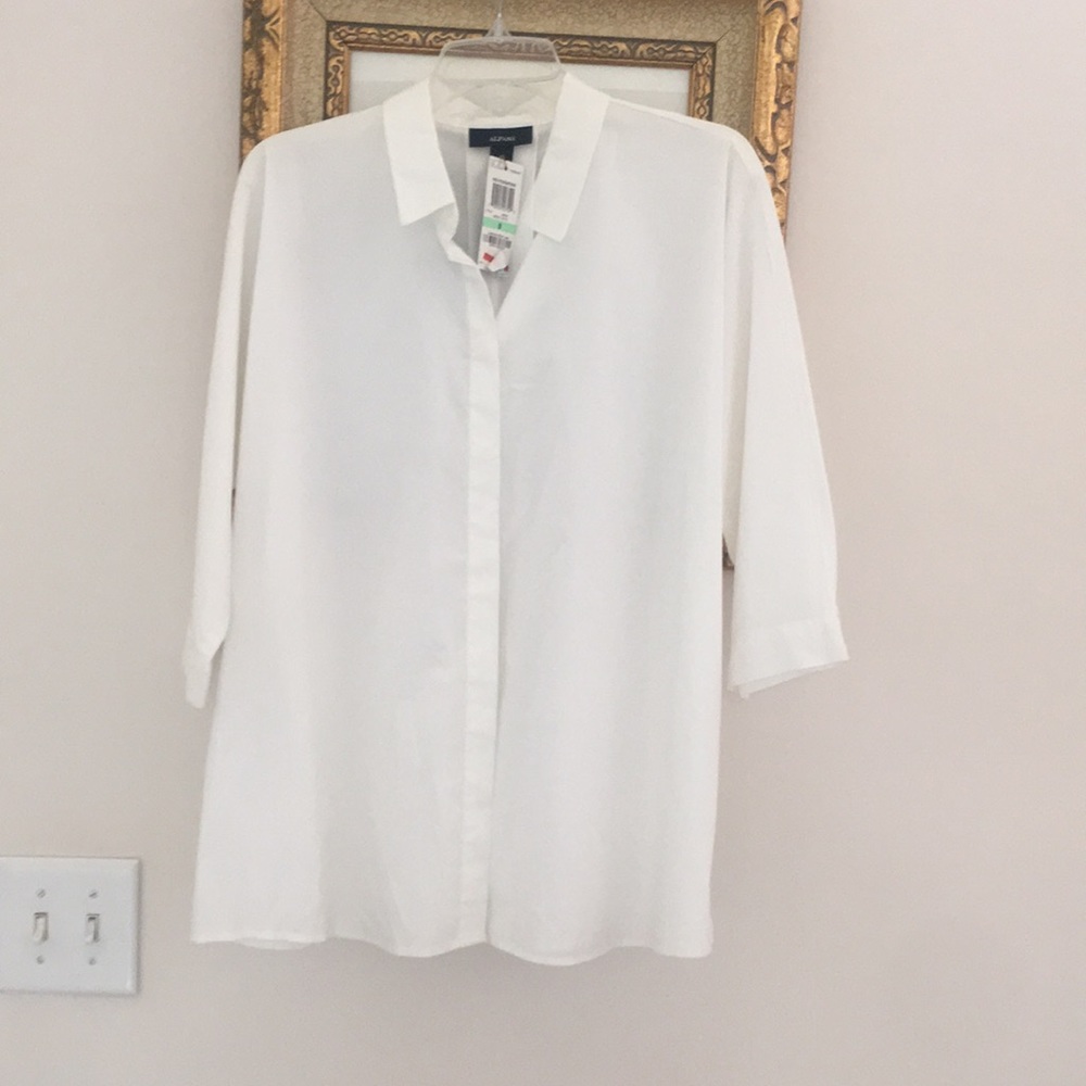 NWT- Alfani button front blouse.
